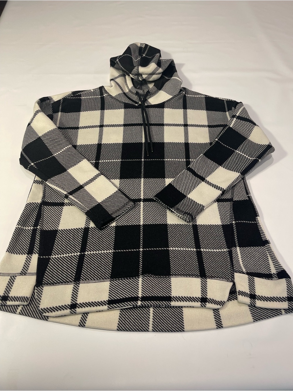 St. John's Bay Women’s Black/White Plaid Pull over Turtleneck Sweater.#736